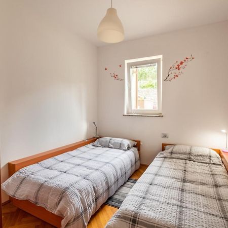 Seaview Apartment Lea Icici Bagian luar foto