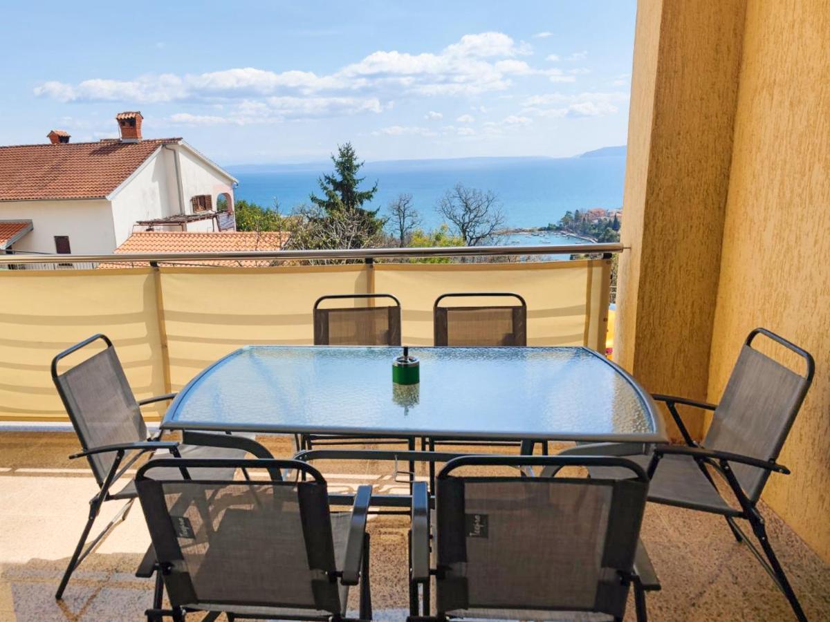 Seaview Apartment Lea Icici Bagian luar foto
