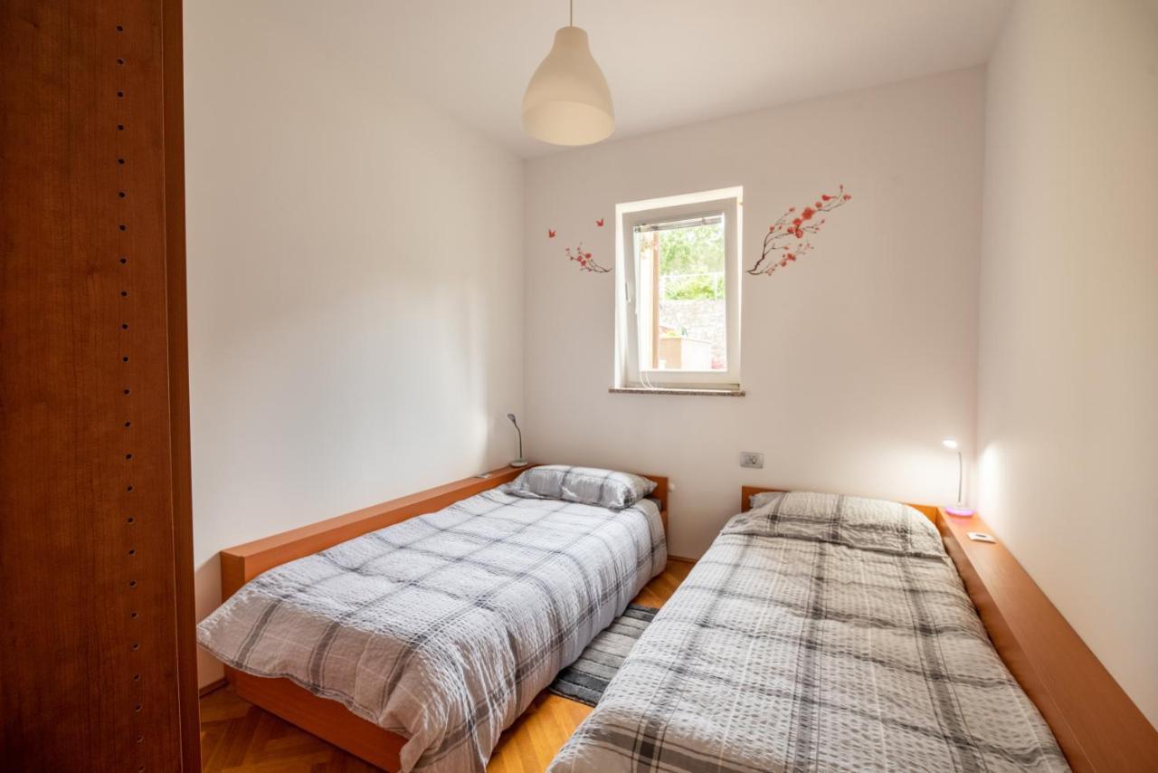 Seaview Apartment Lea Icici Bagian luar foto