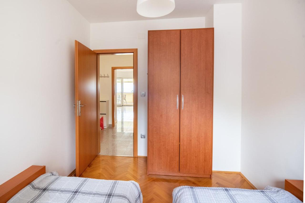 Seaview Apartment Lea Icici Bagian luar foto